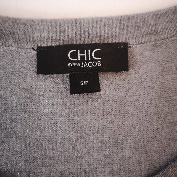 Chic by Jacob Ladies Size Small Grey Sleeveless Lightweight Sweater - Picture 3 of 8